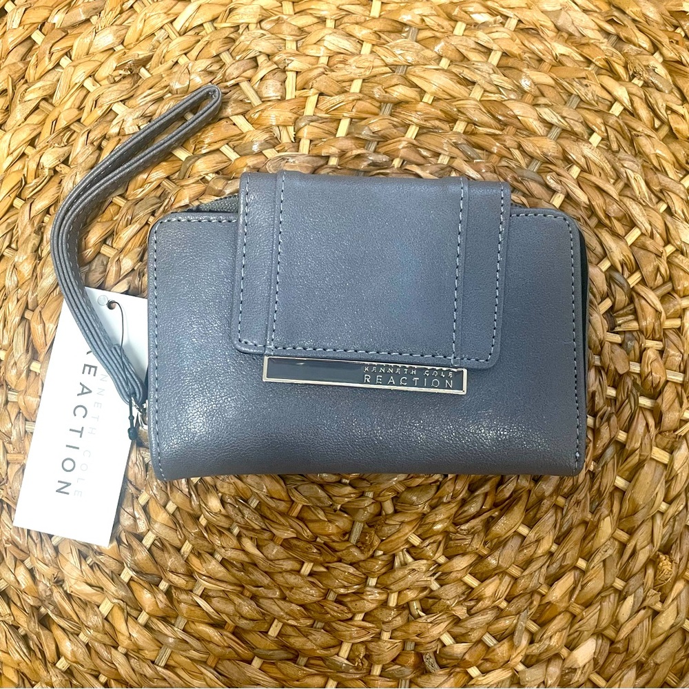 NWT Kenneth Cole Reaction Gray Women's Wristlet Wallet